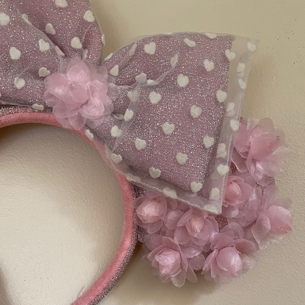 Disney Valentine’s Day Pink and White Minnie Mouse Ears - Picture 3 of 5